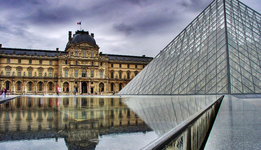 Discover the world with a guide