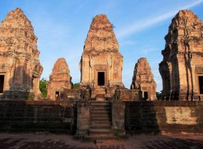 Discover the world with a guide