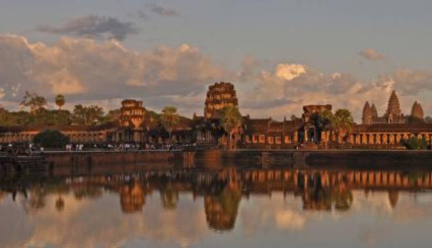 Discover the world with a guide