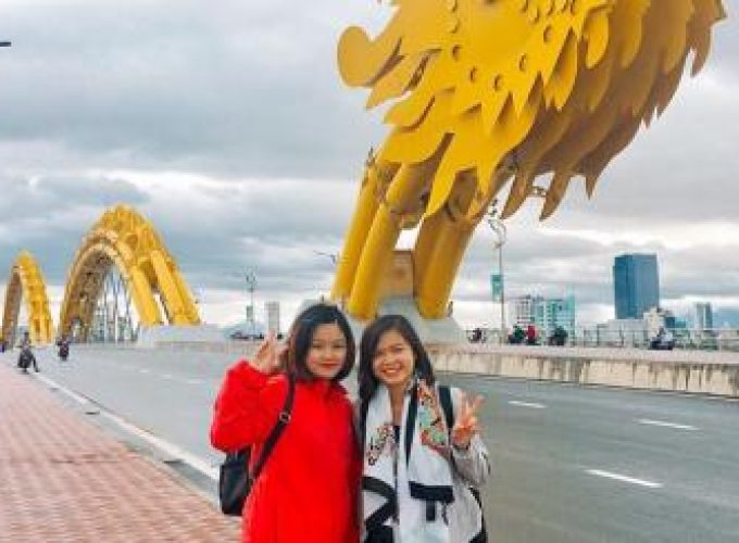 Discover the world with a guide