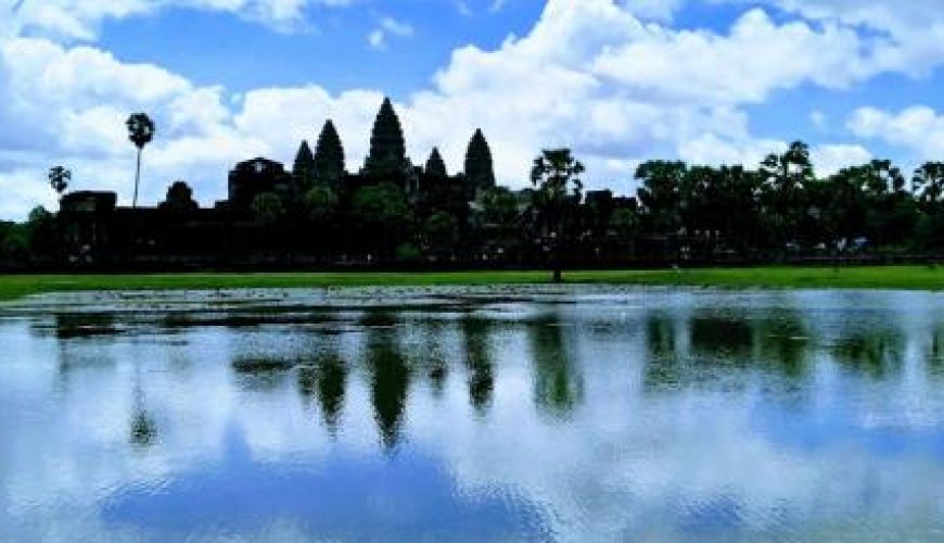 Discover the world with a guide