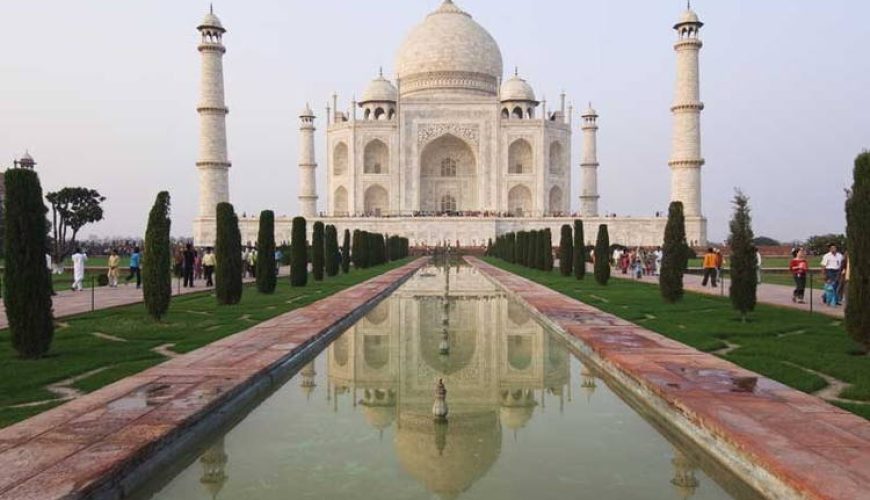 Discover the world with a guide