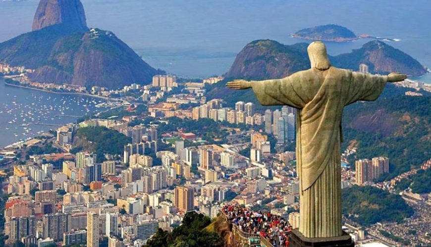 Discover the world with a guide