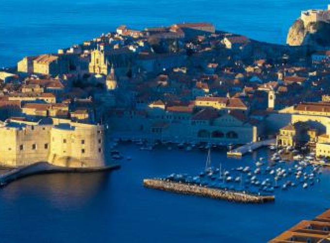 Discover the world with a guide