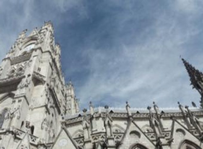 Discover the world with a guide