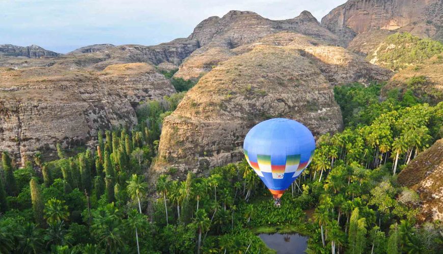 Discover the world with a guide