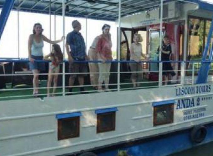 Discover the world with a guide