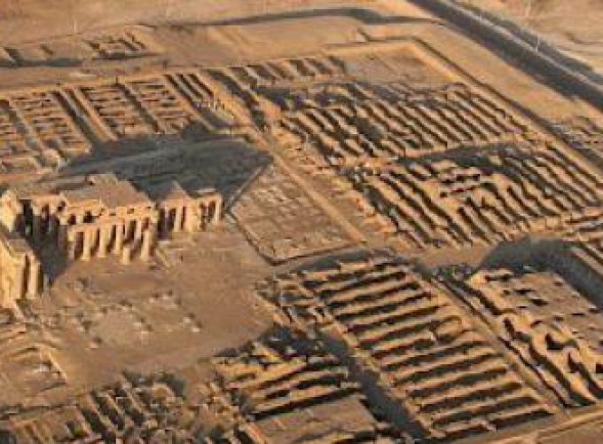 Discover the world with a guide