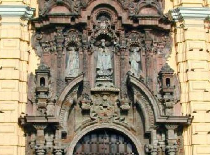 Discover the world with a guide