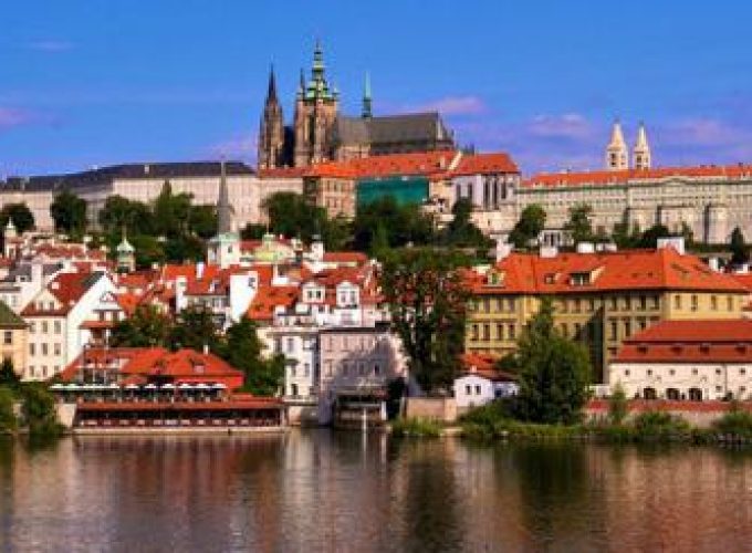 Discover the world with a guide