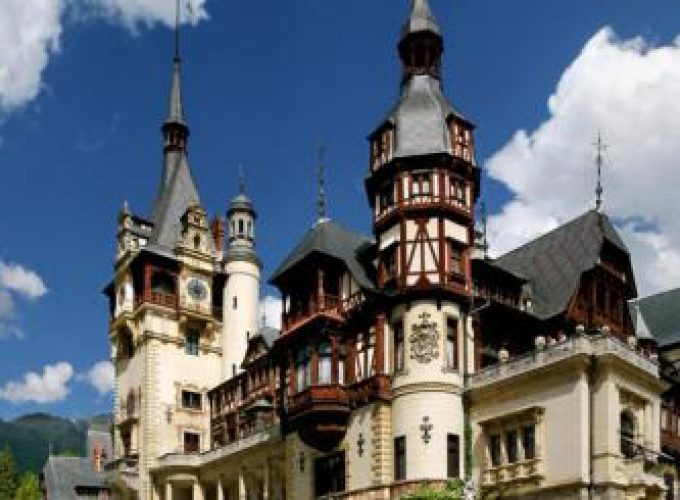 Discover the world with a guide