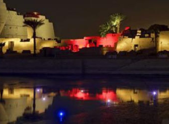 Discover the world with a guide