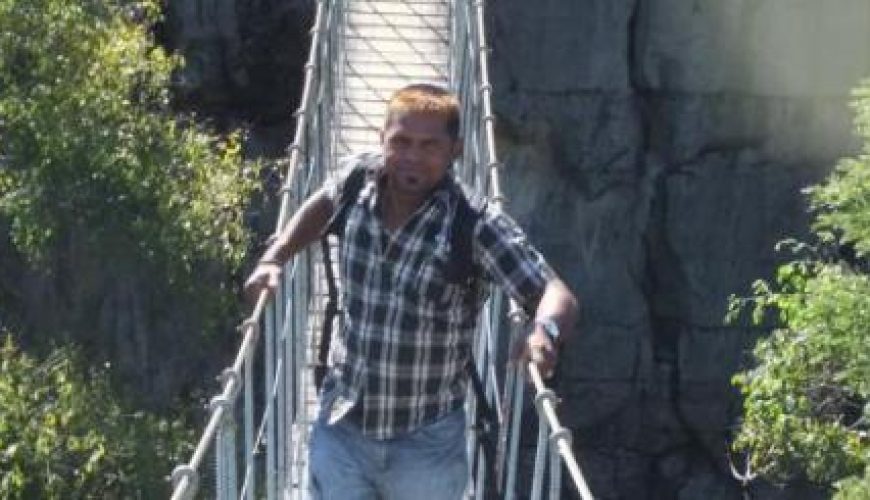 Discover the world with a guide