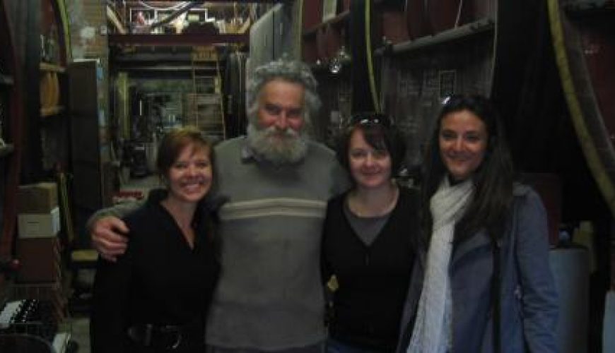 Discover the world with a guide