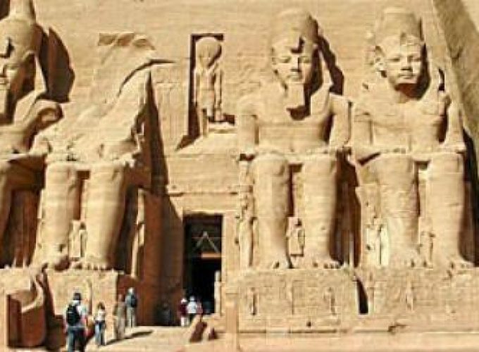 Discover the world with a guide