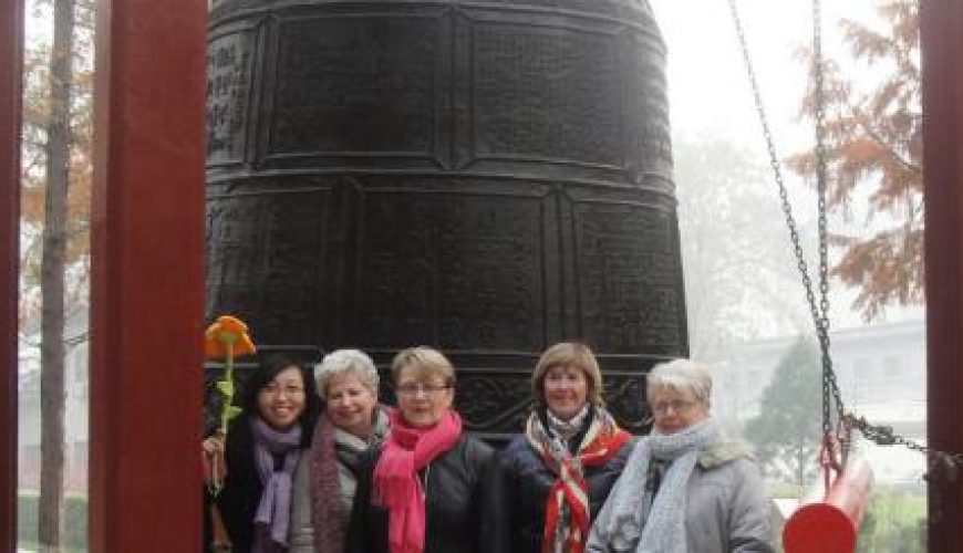 Discover the world with a guide