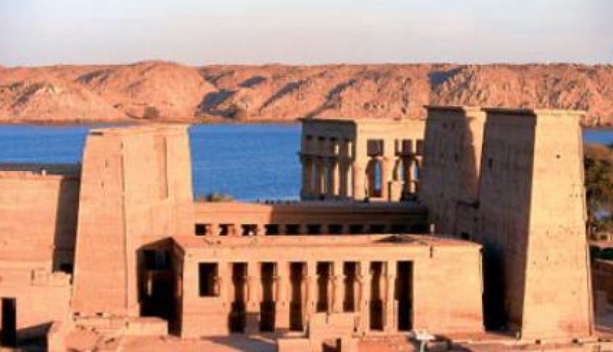 Discover the world with a guide