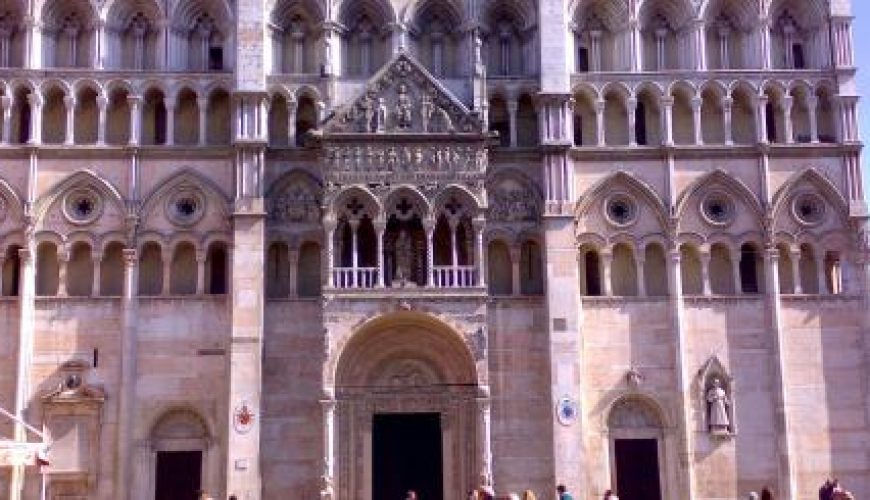 Discover the world with a guide