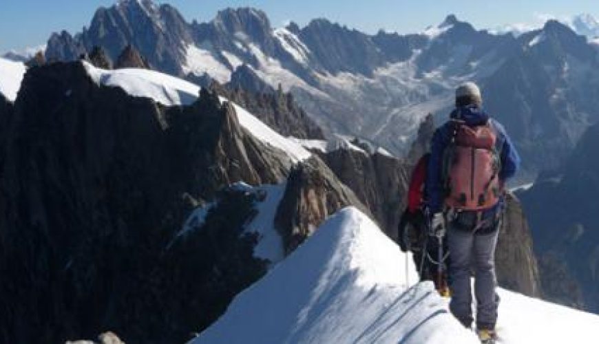 Discover the world with a guide