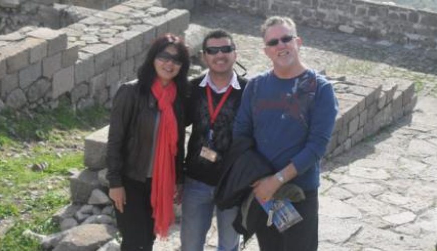 Discover the world with a guide