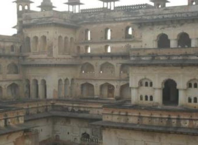 Discover the world with a guide