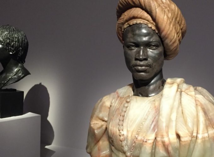 Discover the world with a guide