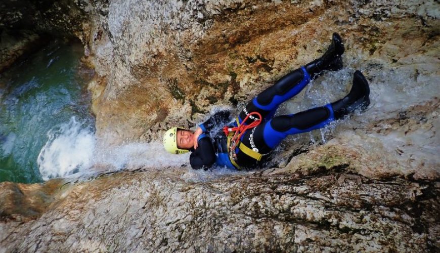 Discover the world with a guide