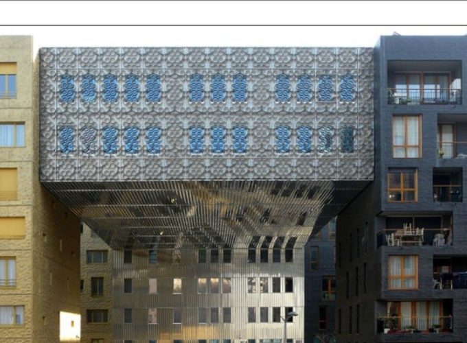 Discover the world with a guide